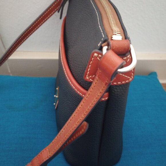 Dooney & Bourke Pebble Grain Letter Carrier Crossbody bag - Picture 6 of 8